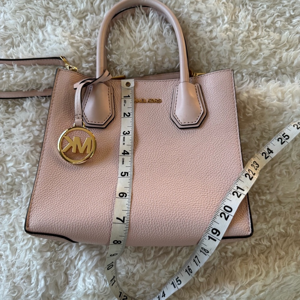 Michael Kors Mercer Medium Pebble Leather Messenger Crossbody Bag Powder Blush - Picture 9 of 15